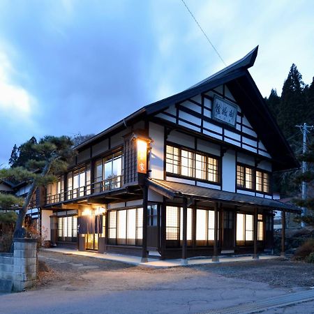 宿屋白金家 Yadoya-Shiroganeya 1日1組限定2名から8名様まで 全館貸切り 伝統的建造物の旅籠宿 Traditional Culture Experience Нагано Экстерьер фото