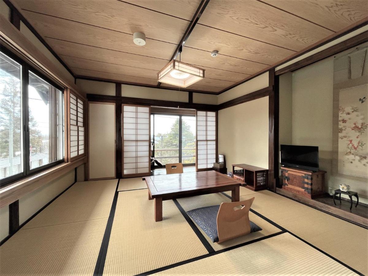 宿屋白金家 Yadoya-Shiroganeya 1日1組限定2名から8名様まで 全館貸切り 伝統的建造物の旅籠宿 Traditional Culture Experience Нагано Экстерьер фото