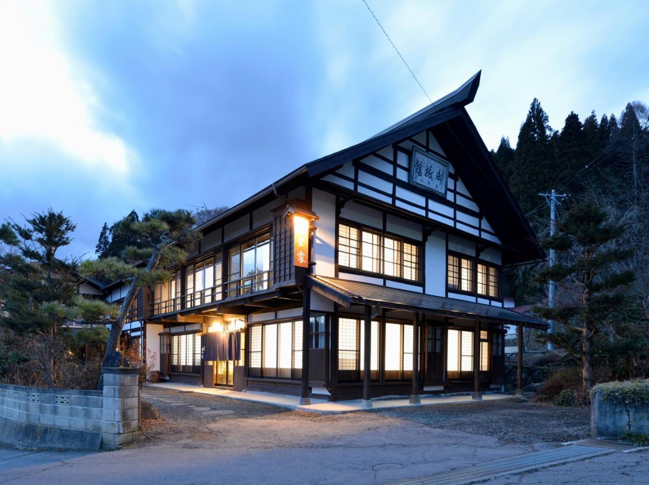 宿屋白金家 Yadoya-Shiroganeya 1日1組限定2名から8名様まで 全館貸切り 伝統的建造物の旅籠宿 Traditional Culture Experience Нагано Экстерьер фото